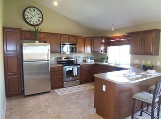 16507 Meredith Ave, Omaha, NE 68116