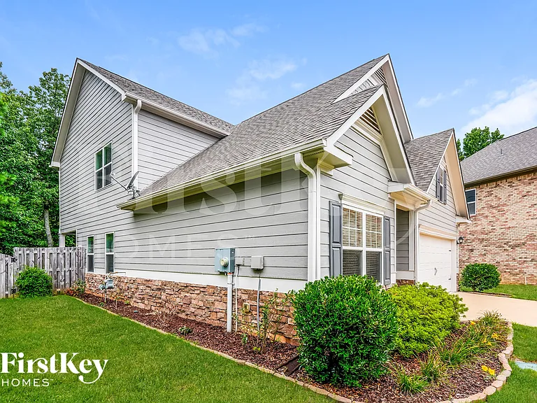 1290 Overlook Dr — Photo 2