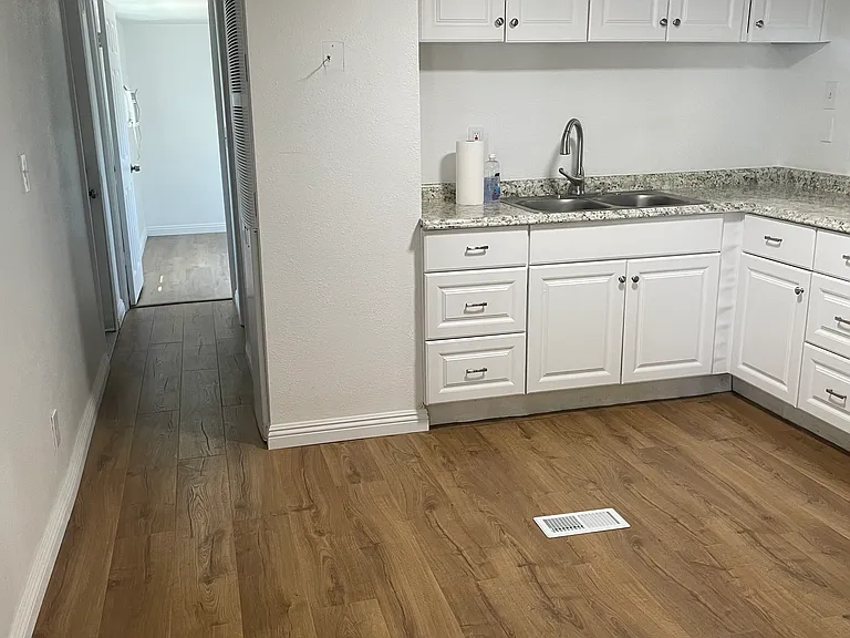 260 N Lyon Ave #95 — Photo 9