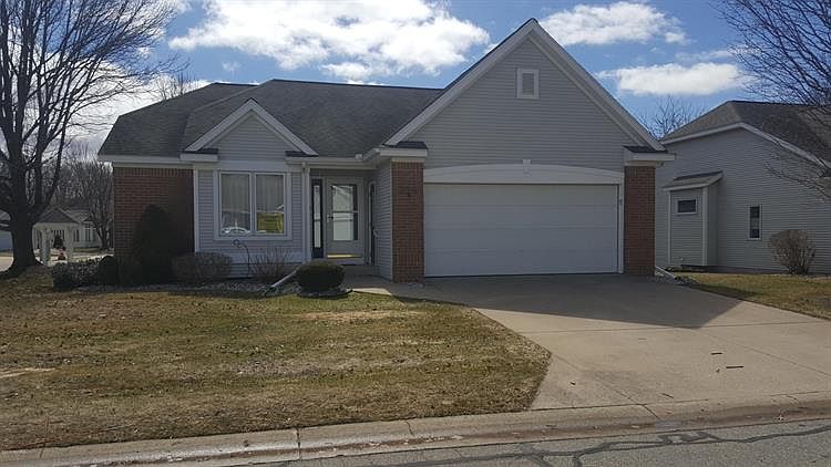 1st image of 390 Holly Field Ct