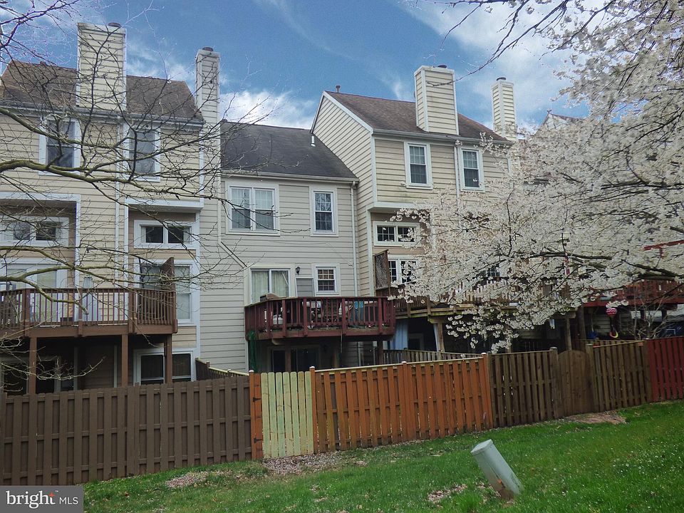 2nd image of 46909 Trumpet Cir