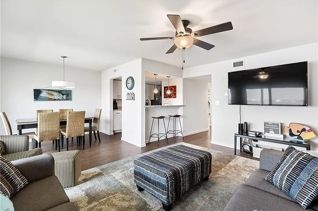 2 bed, 2.0 bath, 1414 sqft, $2,750 — Photo 4