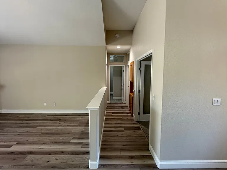 401 Cromwell Ct — Photo 11