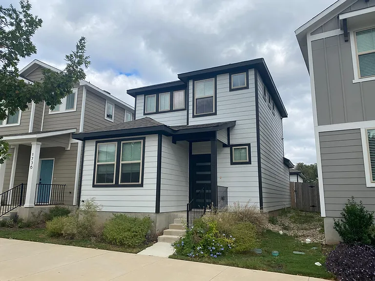 1740 Artesian Springs Xing — Photo 1