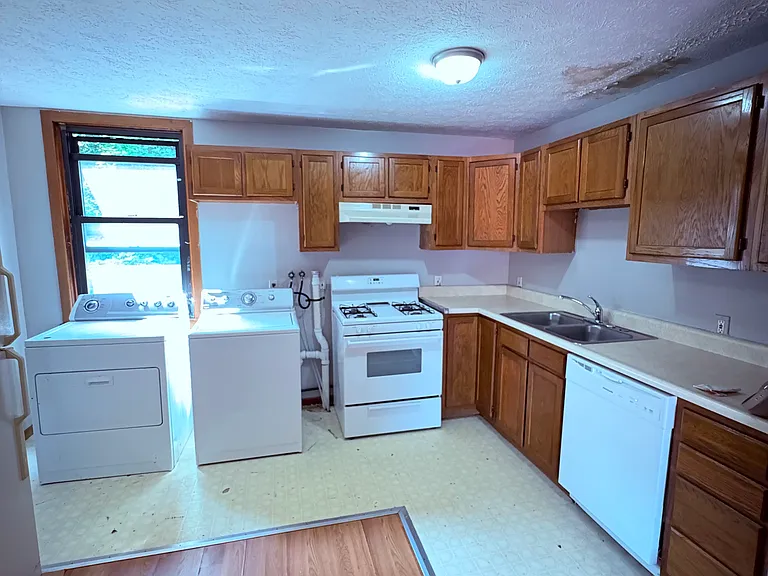 2114 Murray Ave — Photo 3