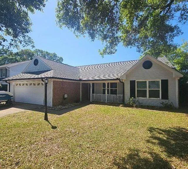 8632 Westview Ln — Photo 1