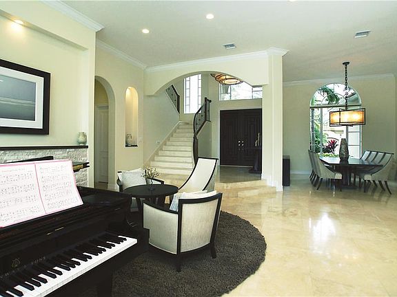 3rd image of 964 Cypress Dr