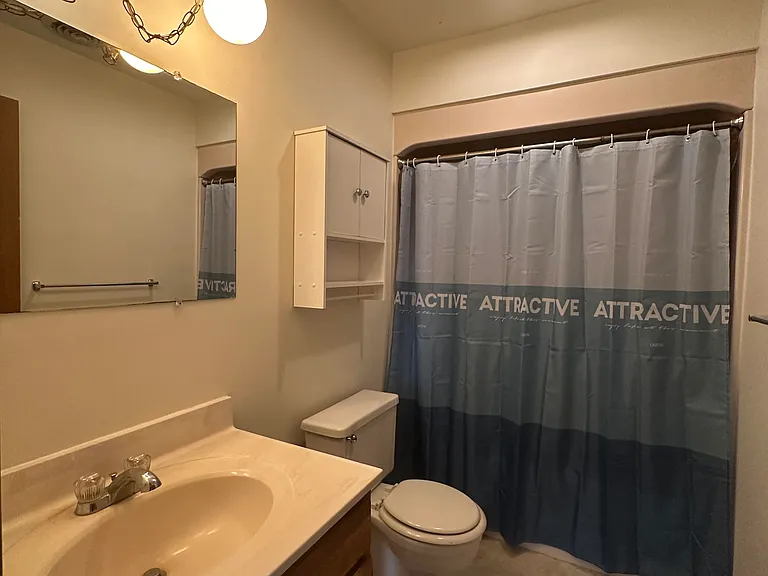1404 Hubbard St — Photo 10