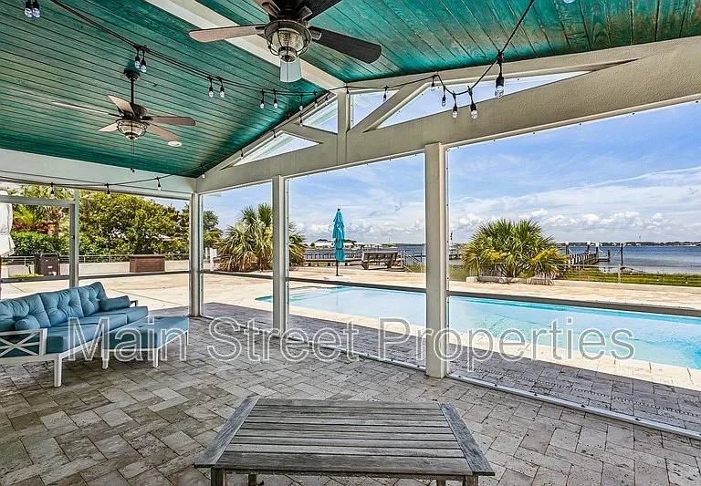 231 Sabine Dr — Photo 40