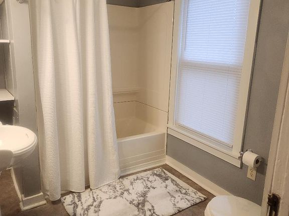 2nd image of 224 Jefferson St