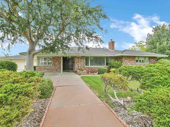 2nd image of 227 Pueblo Dr