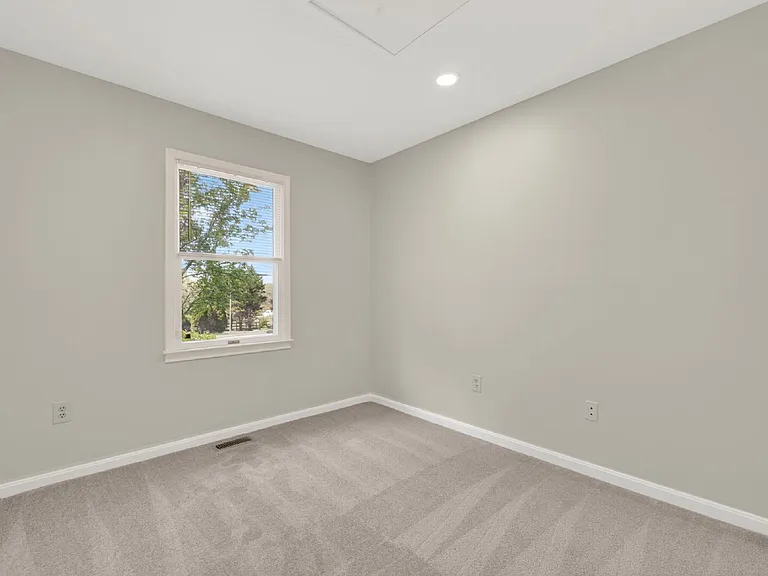 9283 Springs Rd — Photo 3