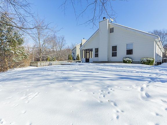 5th image of 205 Cove Landing Dr