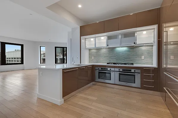 Sold by Platinum Properties | media 7