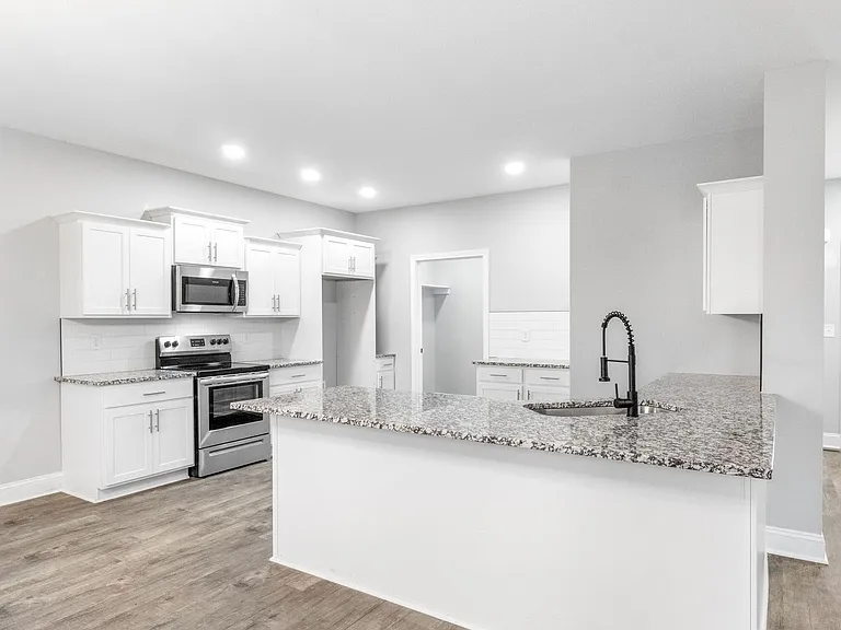 2129 Powell Rd — Photo 12