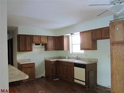 3rd image of 1010 Persimmon Dr