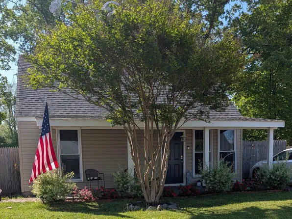 243 Kent Dr, Manassas Park, VA 20111