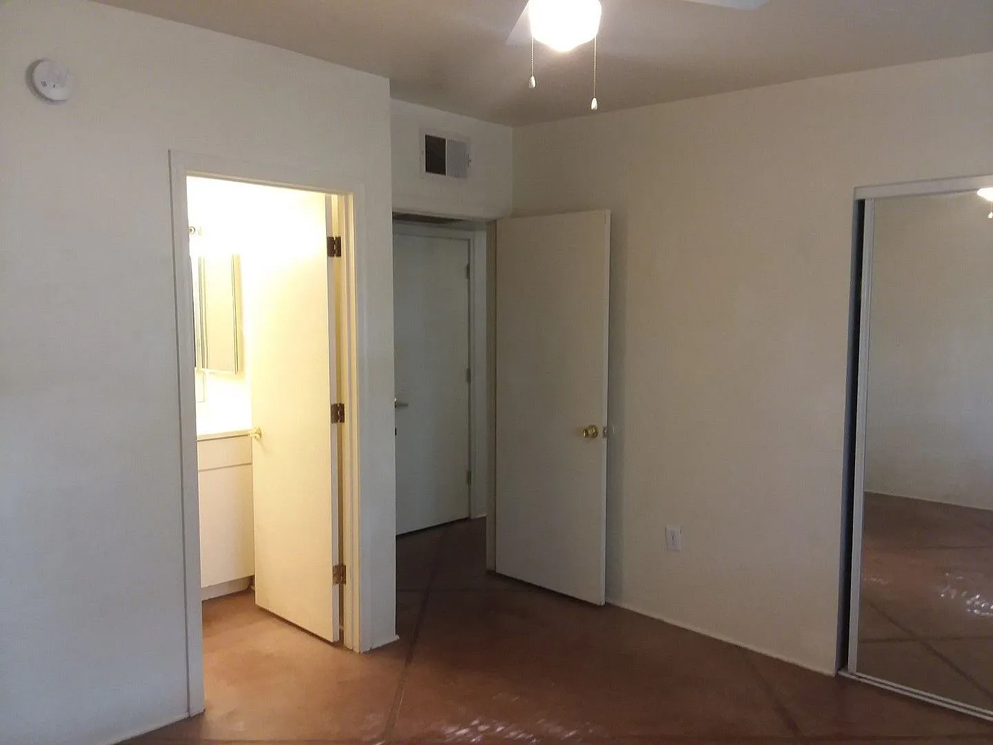 2 bed, 2.0 bath, 995 sqft, $1,249 — Photo 4