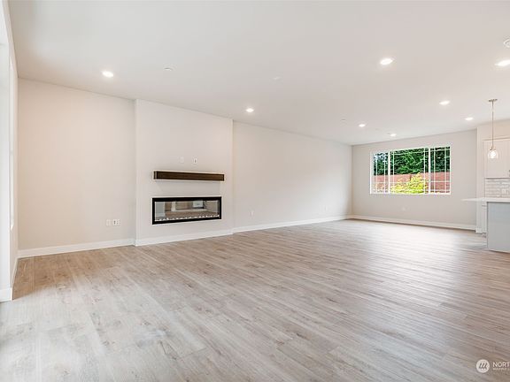 5th image of 331 E Park Street #3