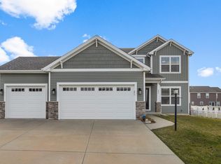 603 Country Ridge Dr, Mahomet, IL 61853