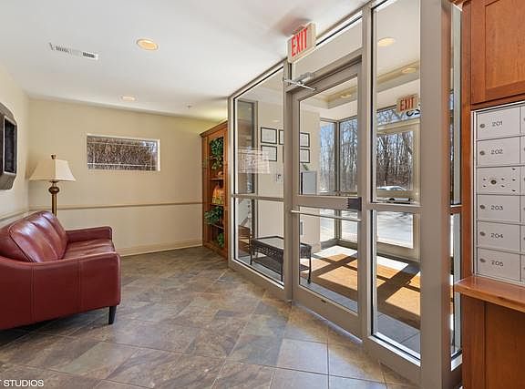 3rd image of 425 Benjamin Dr APT 303