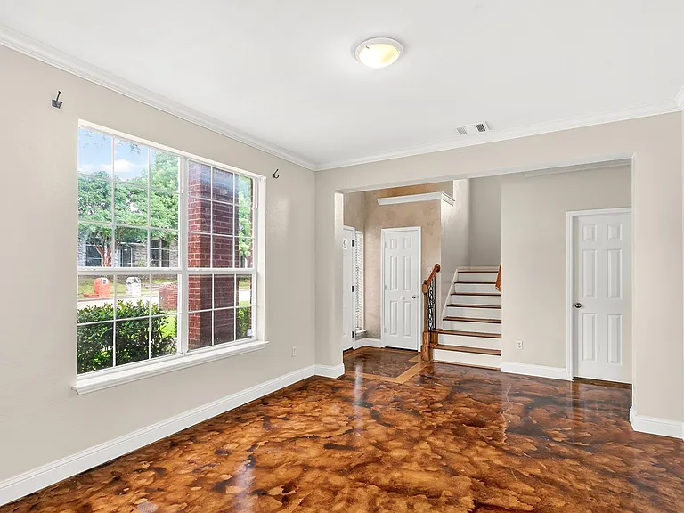 811 Kipling Dr — Photo 4