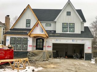 235 N Clinton Ave, Elmhurst, IL 60126