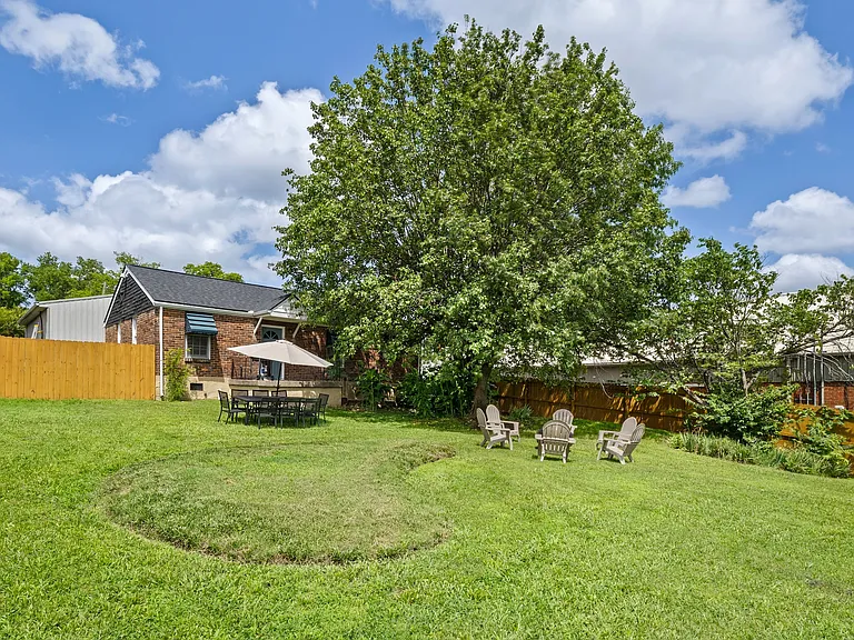 3200 Resha Ln — Photo 24