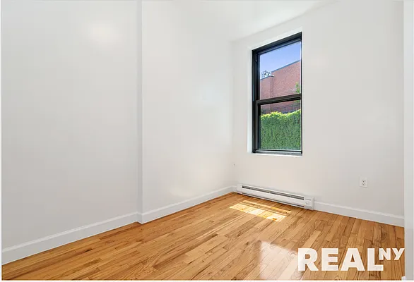 Rented by REAL New York | media 11