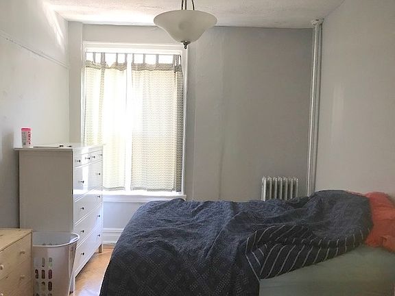 2nd image of 552 Lincoln Pl #2R