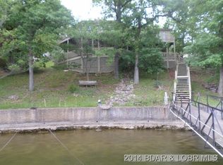 111 Hawks Point Dr, Camdenton, MO 65020