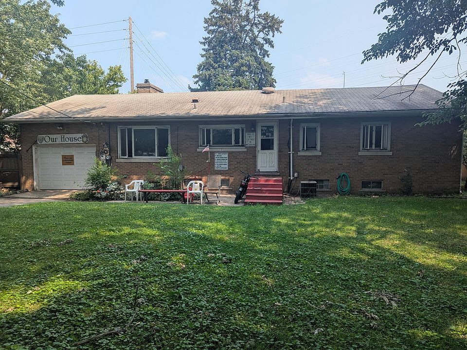 2nd image of 1130 Chicago St