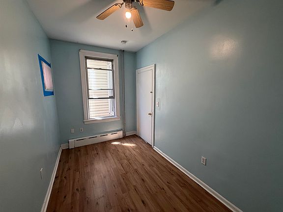 3rd image of 619 38th St #1