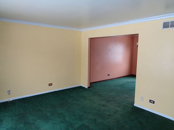 3rd image of 341 Timber Oaks Dr