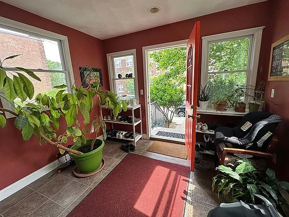 4th image of 124 Bynner St #1