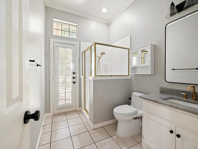 1004 Chimney Hill Trl — Photo 24