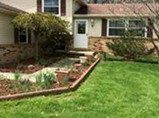 1270 Woodledge Dr, Mineral Ridge, OH