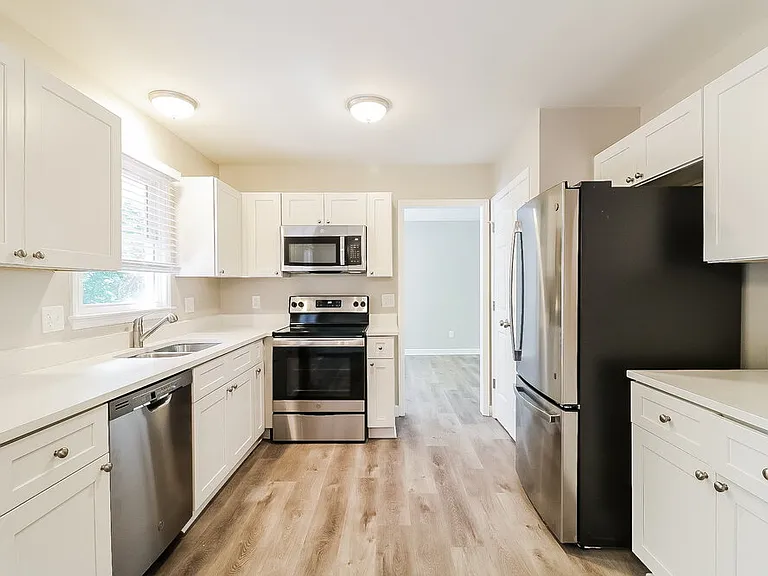 4308 Birmingham Way — Photo 10