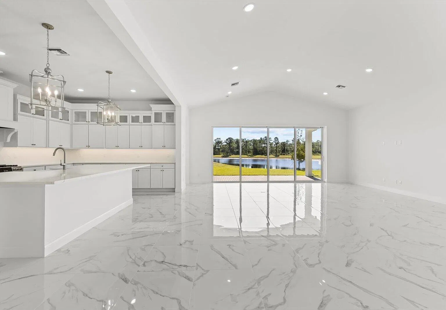 3 bed, 3.5 bath, 3012 sqft, $3,900 — Photo 3