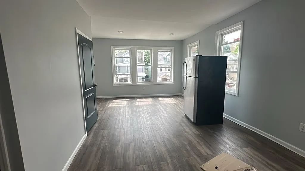 4 bed, $2,600 — Photo 2