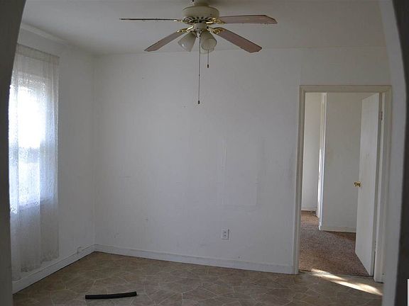 3rd image of 414 W 21st St
