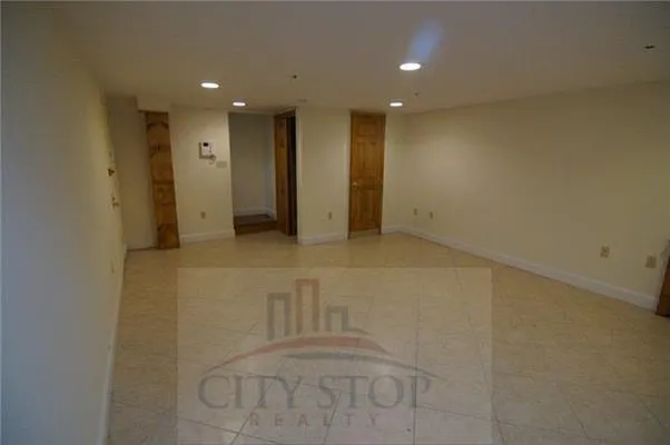 Rented by City Stop Realty | media 19