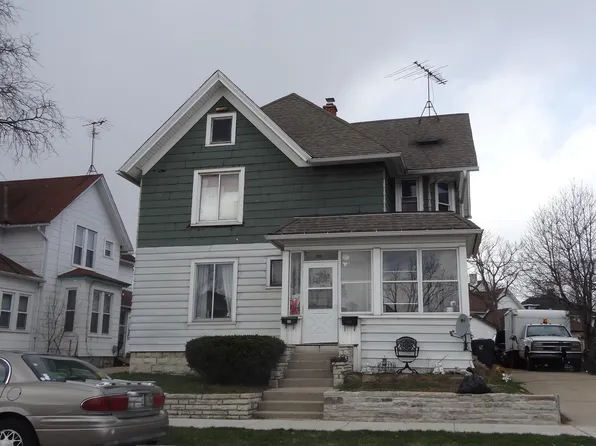 302 E Main St, Waukesha, WI 53186
