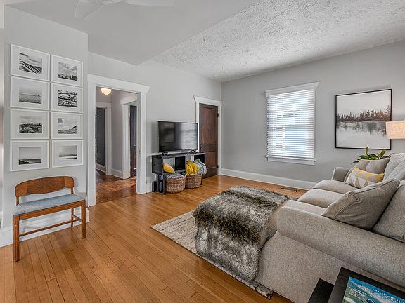 4th image of 714 Aurora Ave
