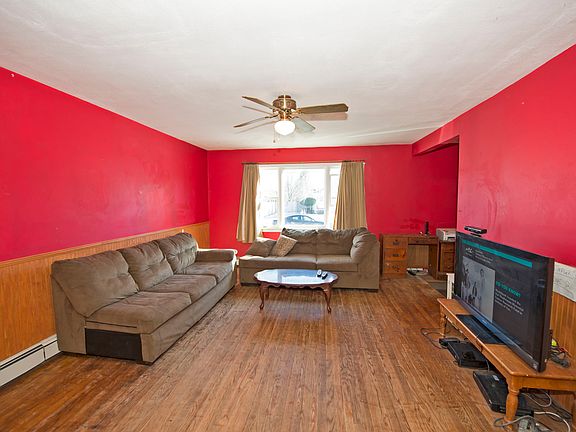 5th image of 59 Hawley Ave