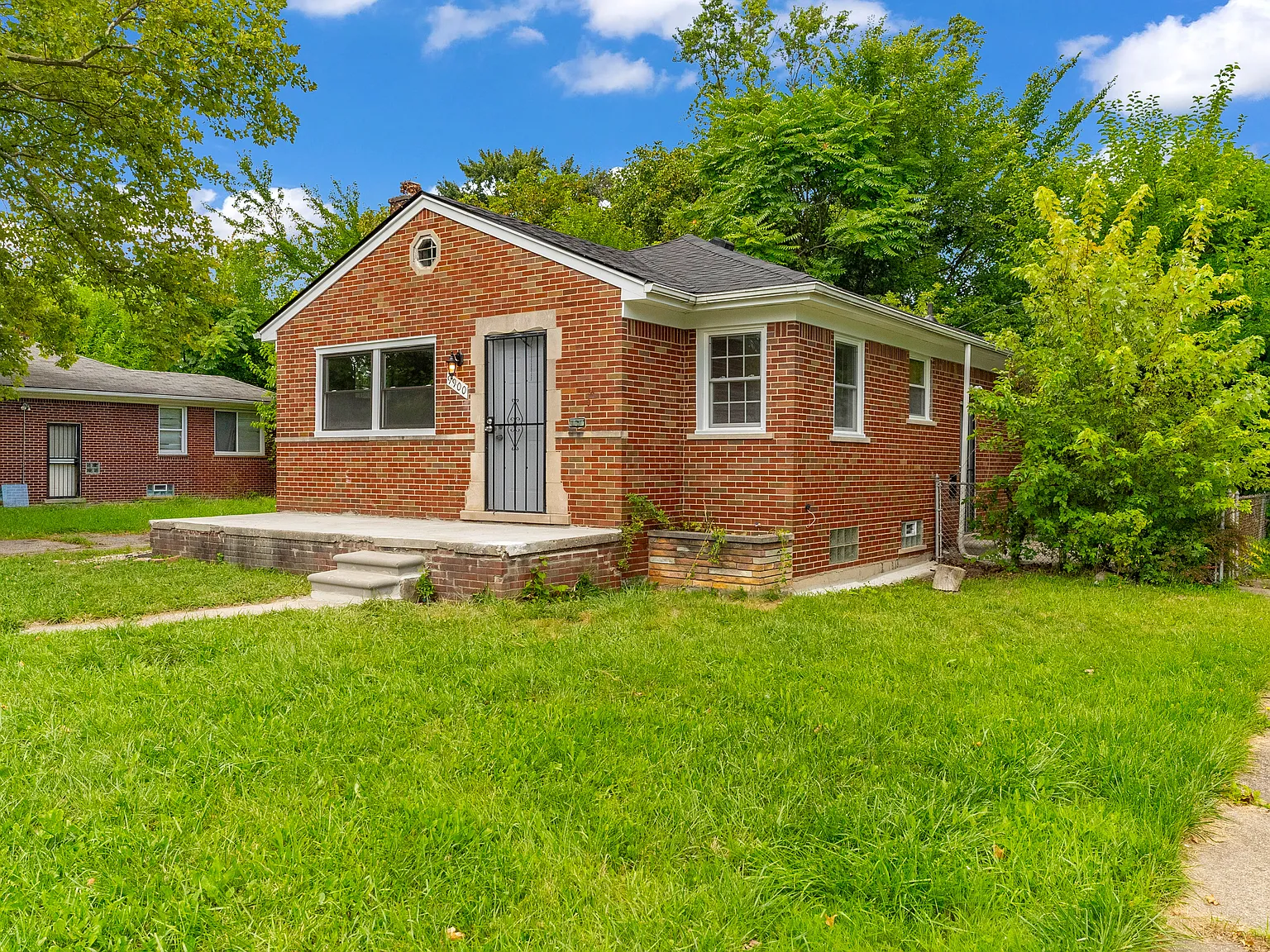 3 bed, 1000 sqft, $1,350 — Photo 2