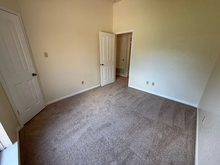 1815 Diana Ln — Photo 19