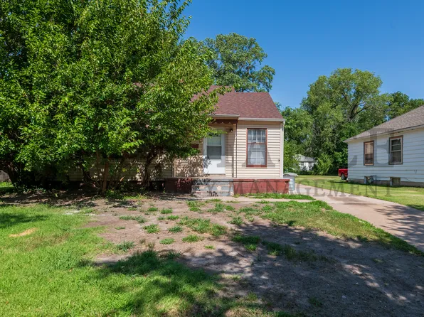 1555 N Northeast Pkwy, Wichita, KS 67208