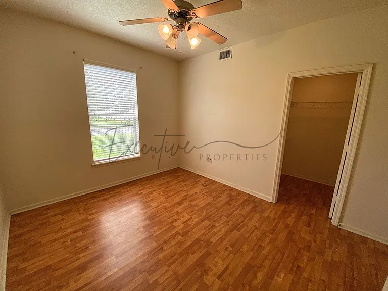 311 E Hale St — Photo 11