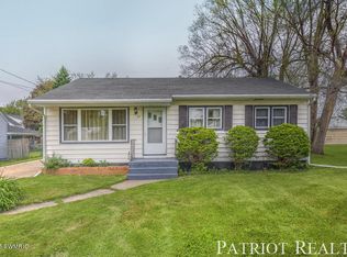 27 Floyd St SW, Wyoming, MI 49548